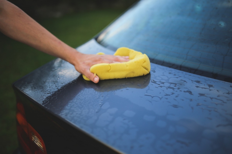 carrosserie-ST CYR SUR MER-min_cleaning_washing_carwash_sponge_car_auto_hand_man-722705